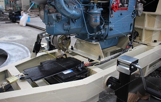 Жижиг зөөврийн дизель хөдөлгүүртэй эрүү бутлуур